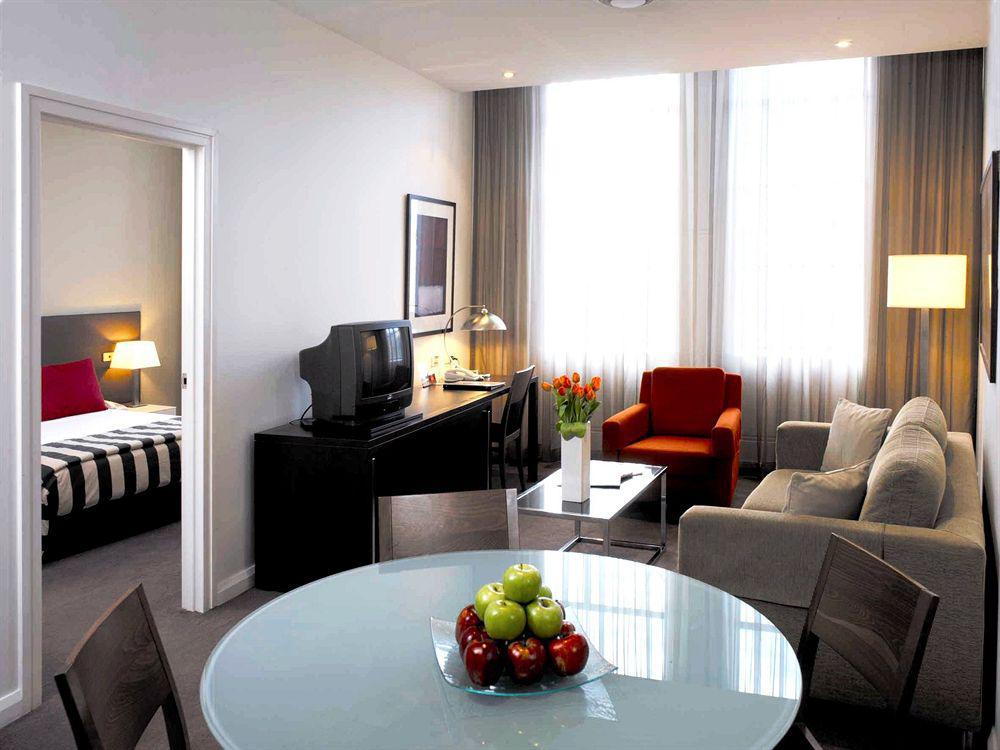 Adina Apartment Hotel Sydney Central Room photo